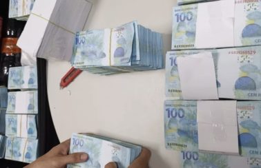 Camaronês é preso no aeroporto de Fortaleza com R$ 1,2 milhão em cédulas falsas