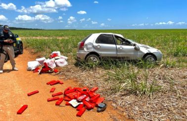 Após perseguição, homem capota carro e é preso pela PRF com 245 quilos de maconha na Grande Natal