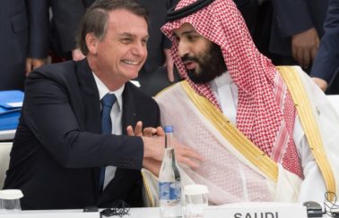Bolsonaro deve receber príncipe saudita acusado de assassinato para agenda no Brasil em março