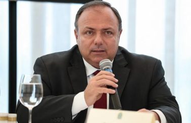 Pazuello antecipa aposentadoria do Exército para preparar candidatura