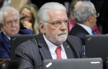 Rui Costa abre mão de candidatura ao Senado e vai permanecer até fim do mandato, afirma Jaques Wagner