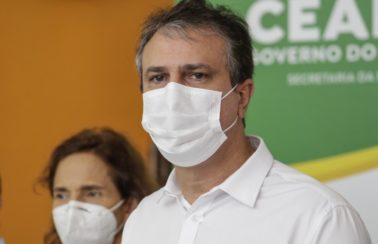 Flexibilização do uso de máscara em locais abertos no Ceará será discutida na próxima semana, diz Camilo