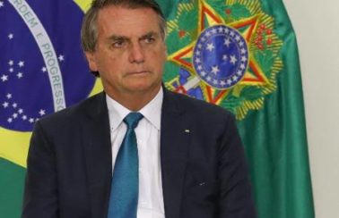 Bolsonaro cita queda do preço do petróleo e diz esperar que Petrobras ‘retorne aos níveis da semana passada’