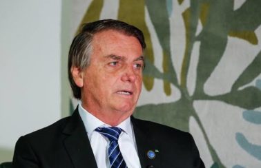 Bolsonaro diz que Petrobras ‘não colabora com nada’ e que poderia ‘ser privatizada hoje’