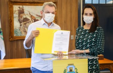 Sarto assina decreto de criação do Gabinete de Governança Climática de Fortaleza