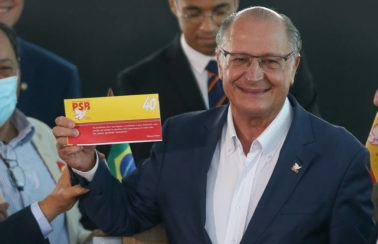 Alckmin se filia ao PSB e elogia Lula: “Representa a democracia”