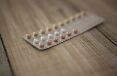 Pílula anticoncepcional masculina atinge 99% de eficácia em camundongos, dizem cientistas