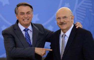 PT entra com ação no TSE contra Bolsonaro e ministro da Educação por suposto favorecimento a pastores