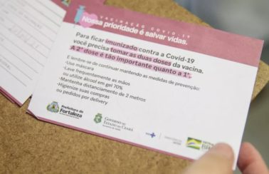 Fortaleza tem recorde de aplicações da vacina contra Covid após exigência de comprovante