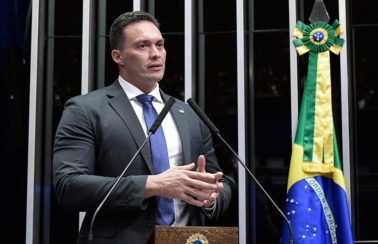 Senadores retiram assinatura para instalação da CPI do MEC