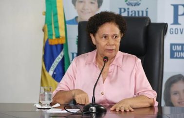 Governo do Piauí decreta ponto facultativo para repartições estaduais no dia 14 de abril