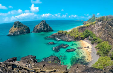 Fernando de Noronha deixa de exigir testes de covid-19 para turistas