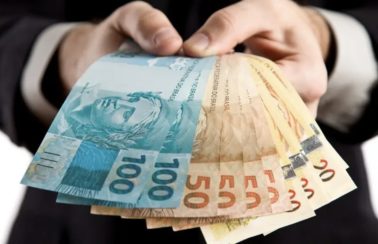 Governo decide dar aumento de 5% a servidores federais a partir de julho