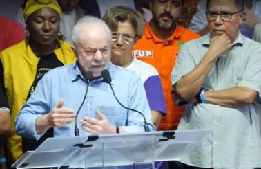 Em evento com sindicalistas, Lula critica reforma trabalhista após PT prometer revogação