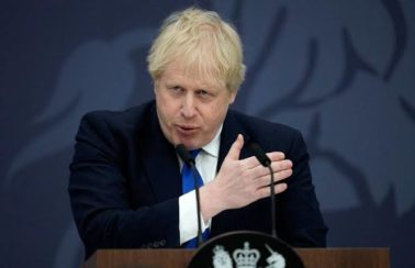 Após sanções, primeiro-ministro Boris Johnson é proibido de entrar na Rússia