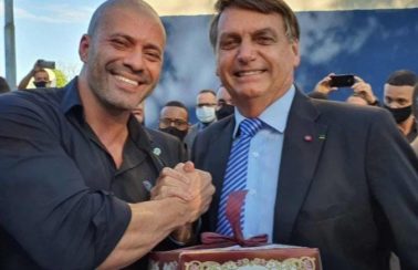 Bolsonaro anuncia indulto para Daniel Silveira, condenado a 8 anos de prisão pelo STF