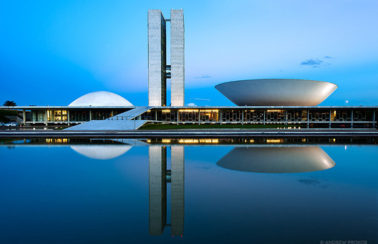 Lei orçamentária indica tendência de gasto menor e de precarização dos serviços públicos até 2025