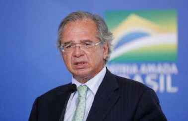 Guedes testa positivo para Covid e tem sintomas leves, diz Ministério da Economia