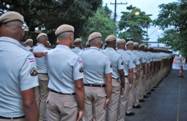 Rui anuncia novo concurso com 2 mil vagas e compra de mil fuzis para a Polícia Militar da Bahia