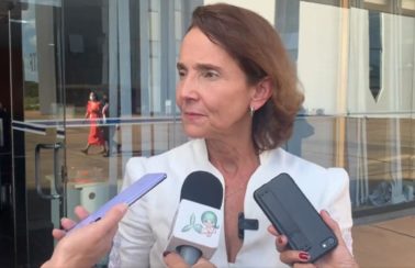“É incalculável o prejuízo”, diz Izolda Cela sobre litígio entre Ceará e Piauí, após reunião no STF