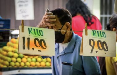 Brasil é caso raro no mundo com inflação e desemprego acima de 10%