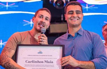 Carlinhos Maia recebe título de ‘Embaixador para o Turismo de Maceió’