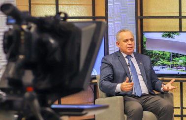 Reitor da UFPB confirma previsão de concurso em 2022 e sinaliza chance de novo certame no próximo ano
