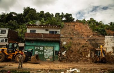 Sobe para 56 número de mortos em Pernambuco após fortes chuvas; outros 56 seguem desaparecidos