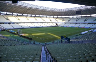 Governo do Ceará volta a propor troca imediata do gramado da Arena Castelão; Clubes não aceitam