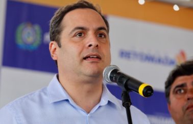 Paulo Câmara diz que Pernambuco cumprirá lei que limita ICMS sobre combustível