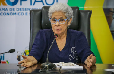 Governadora do Piauí sanciona lei que reduz ICMS sobre o preço da gasolina, energia e serviços de comunicação