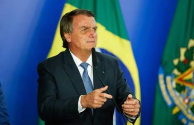Ministra envia à PGR pedido de investigação de Bolsonaro por suposta declaração homofóbica