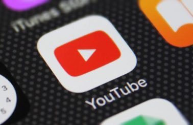YouTube remove live de Bolsonaro com notícias falsas sobre urnas eletrônicas