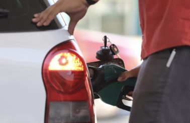 Petrobras reduz preço da gasolina pela primeira vez no ano a partir desta quarta-feira (20)