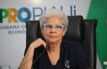 Piauí vai exigir passaporte de vacina contra Covid com a 4ª dose nos órgãos públicos, diz governadora