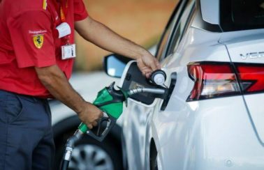 Preço da gasolina no mercado interno se iguala ao internacional após redução pela Petrobras