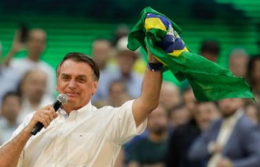 A 6 meses de concluir mandato, Bolsonaro cumpriu 36% das promessas de campanha