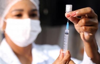 Vacinação reduz cerca de 90% das mortes por Covid-19 em Aracaju, aponta SMS