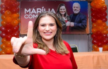 Instagram exclui vídeo de Marília Arraes ao lado de Lula após solicitação jurídica
