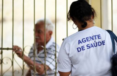 Agentes de saúde e endemias vão ter salários reajustados, anunciam governo do Ceará e prefeitura de Fortaleza