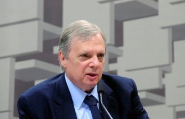 Tasso Jereissati confirma a Simone Tebet desistência de candidatura a vice-presidente