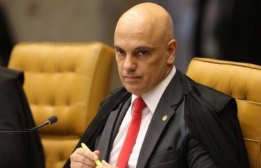 Moraes nega pedido da PGR para arquivar inquérito sobre dados sigilosos divulgados por Bolsonaro