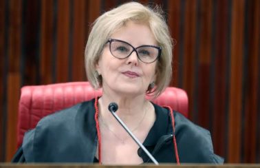 Rosa Weber envia à PGR pedido de investigação de Bolsonaro por ataques às urnas eletrônicas