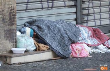 Grande Recife tem maior percentual de pessoas em extrema pobreza entre as regiões metropolitanas do país, diz estudo