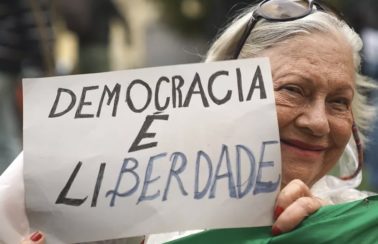 Datafolha: apoio à democracia aumenta e chega a 75%