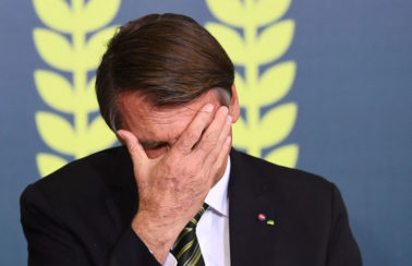 ‘Já viu alguém pedindo pão na porta da padaria?’, pergunta Bolsonaro ao falar sobre fome no Brasil