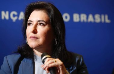 Simone Tebet pede que TSE remova campanha veiculada com Michelle Bolsonaro