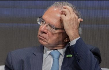 Governo pode prorrogar estado de calamidade para manter Auxílio de R$ 600 em 2023, diz Guedes