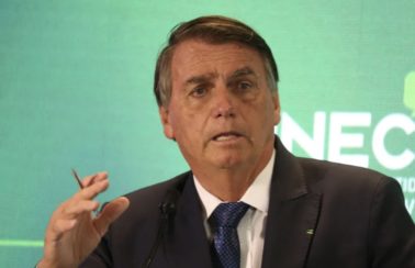 Bolsonaro sanciona lei que dispensa aval do parceiro para realização de laqueadura e vasectomia