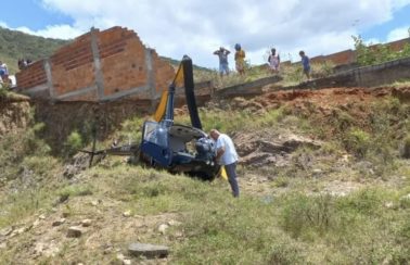 Helicóptero com deputado federal cai na Bahia